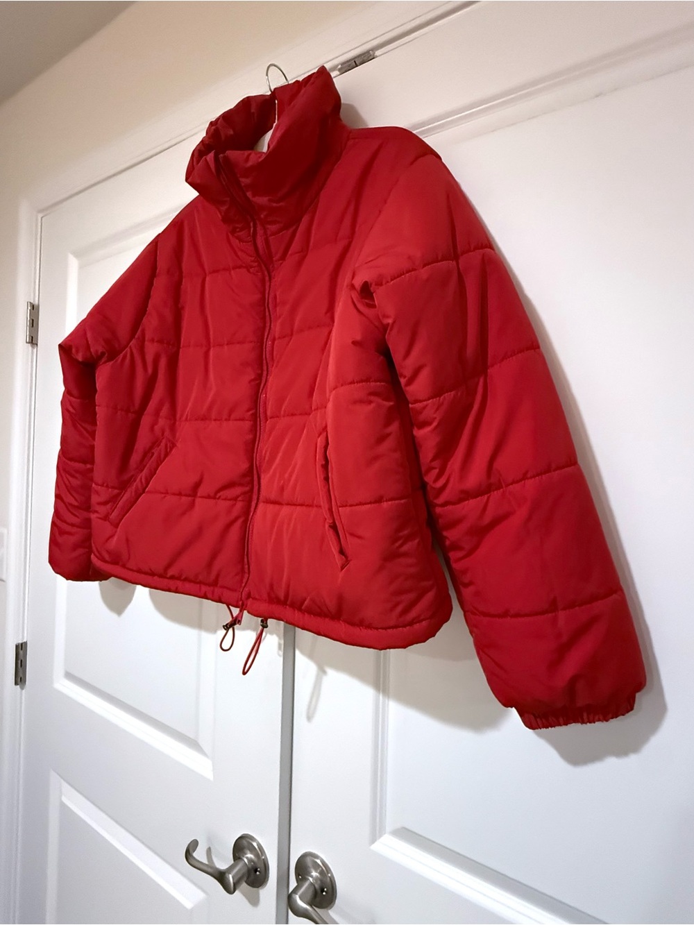 Forever 21 Women’s Red Puffer Jacket - Picture 3 of 6